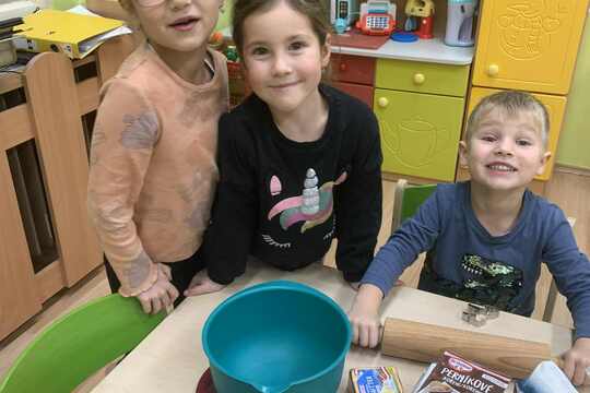 Pečení medových perníků Pečení medových perníků 1