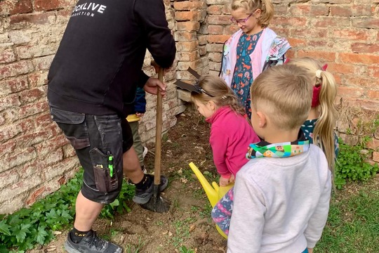 Společně jsme zasadili něco pro budoucnost! Společně jsme zasadili něco pro budoucnost! 1