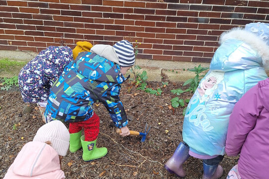 MŠ Dukelských hrdinů - Na jeden den zahradníkem 1
