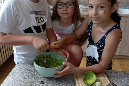 Pomazánková slavnost plná chutí a šikovných rukou Pomazánková slavnost plná chutí a šikovných rukou 1
