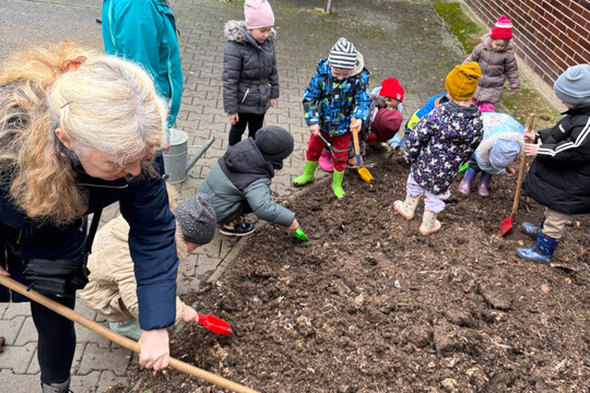 MŠ Dukelských hrdinů - Na jeden den zahradníkem 1