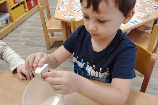 Kytičky z MŠ Kollárova - Masopustní koláčky 1