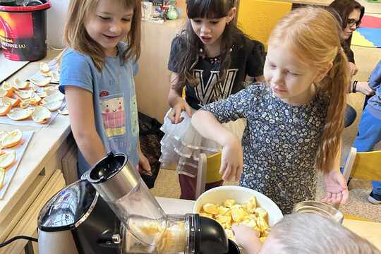 Výroba pomerančového džusu Výroba pomerančového džusu 1