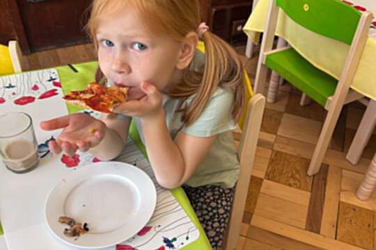 Včeličky připravovaly pizzu Včeličky připravovaly pizzu 1