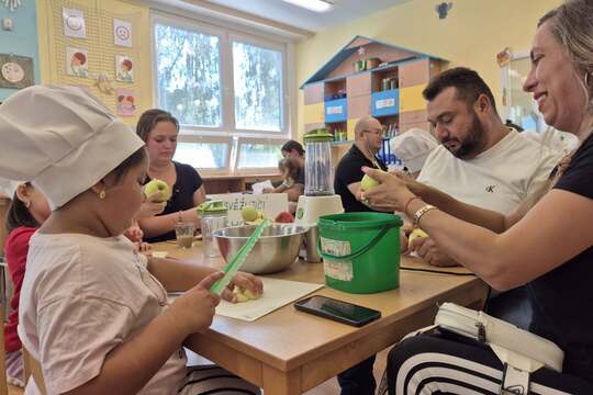 Společně vaříme a ochutnáváme Společně vaříme a ochutnáváme 1