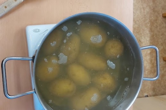 Bramborový salát Bramborový salát 1