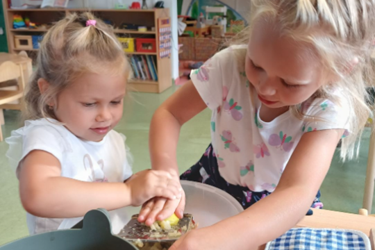 Zdravé návyky i přátelské vztahy jsou u nás doma - 36. týden v MŠ Na Pěšinách Zdravé návyky i přátelské vztahy jsou u nás doma - 36. týden v MŠ Na Pěšinách 1