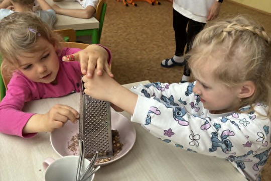 Sluníčka si připravila vlastní Pribináček Sluníčka si připravila vlastní Pribináček 1