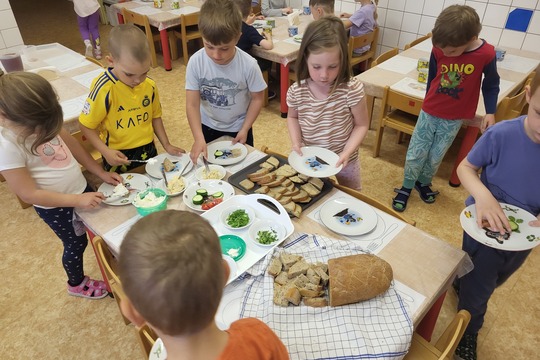 Chystáme si svačinu - Kytičky 1