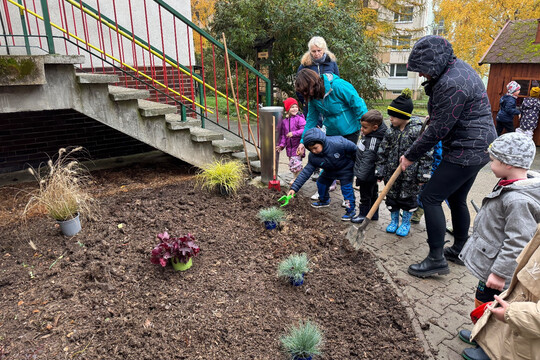 MŠ Dukelských hrdinů - Na jeden den zahradníkem 1