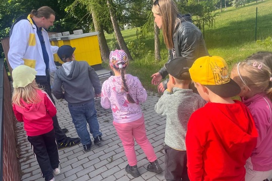 Kde se bere med? Kde se bere med? 1