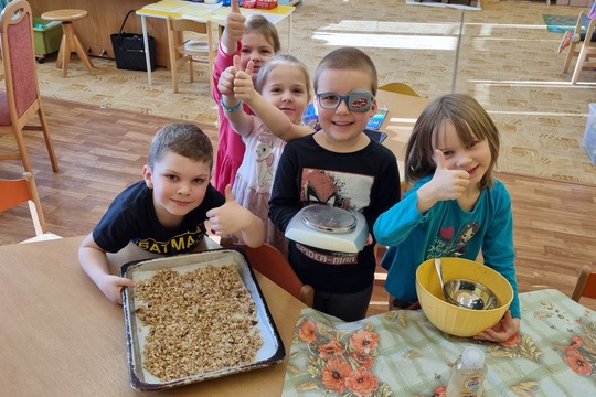 Ježečci - Granola s jablky, medem a skořicí 1