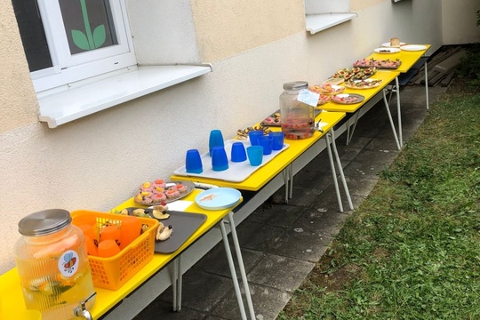 Piknik na školní zahradě a "Na silnici bezpečně" 1