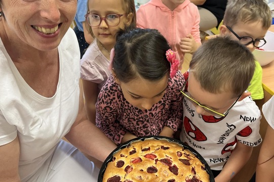 Jahody jsme uviděli, bublaninu udělali 1