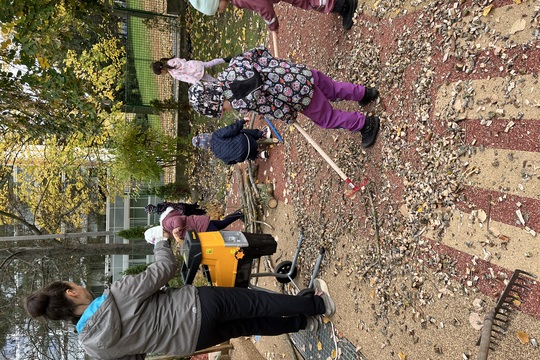 Zazimování naší školní zahrádky Zazimování naší školní zahrádky 1