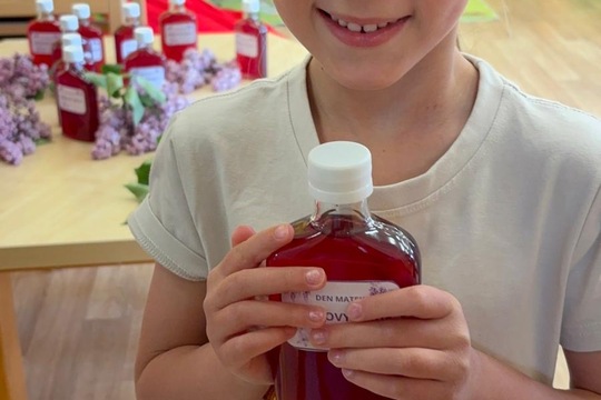 Šeříkový sirup jako dárek Šeříkový sirup jako dárek 1