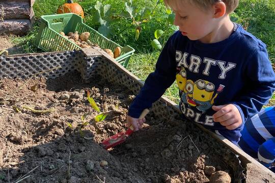 Podzimní úroda v lesní školce a ekocentru Na Pasece 1