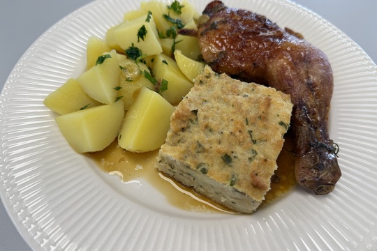 Velikonoční oběd, který chutnal 1