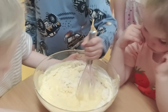 Pohoštění pro rodiče na akci ke "Jarní úklid zahrádky" 1