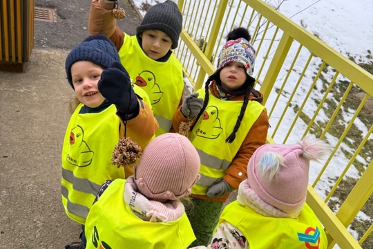 Berušky a Motýlci z MŠ Kollárova - Krmítka pro ptáčky 1