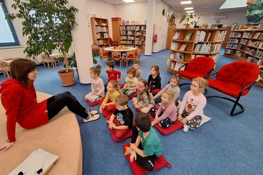 Návštěva knihovny v Tišnově a dobrodružství Nanažrané kozy 1