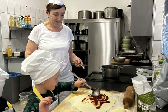 Malí pomocníci v kuchyni  1