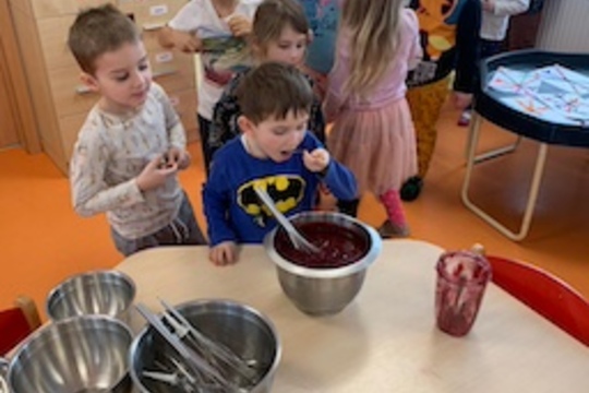 Ovocná zmrzlina ve sněhu u Ježečků Ovocná zmrzlina ve sněhu u Ježečků 1