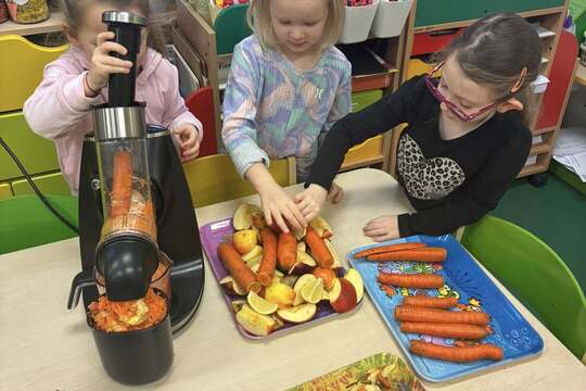 Spolupráce s rodiči – mrkvový den ve třídě Spolupráce s rodiči – mrkvový den ve třídě 1