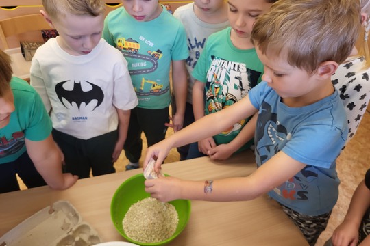 Pečeme jablíčkové sušenky - Sluníčka Pečeme jablíčkové sušenky - Sluníčka 1