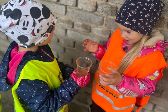 Návštěva moštárny Návštěva moštárny 1