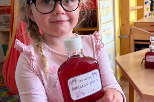 Šeříkový sirup jako dárek Šeříkový sirup jako dárek 1