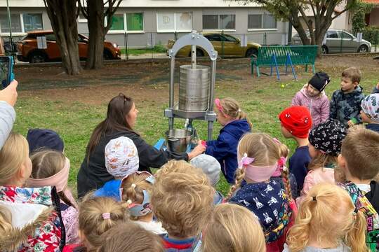 Moštujeme jablíčka 1