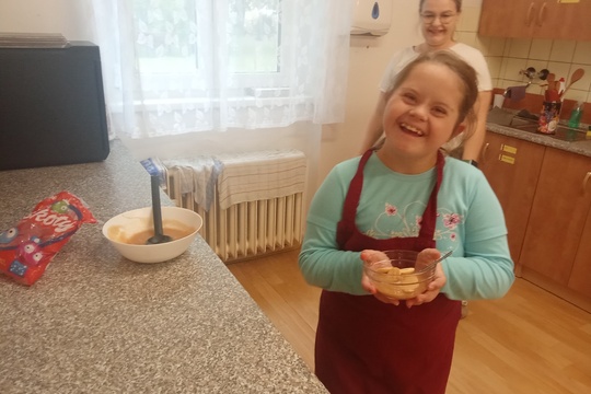 Zpracování jablíček z naší školní zahrady 1