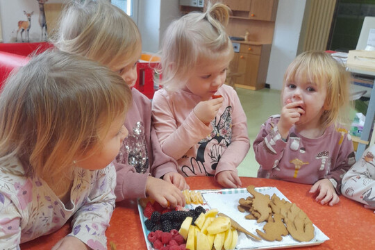 Občerstvení na oslavách narozenin 1