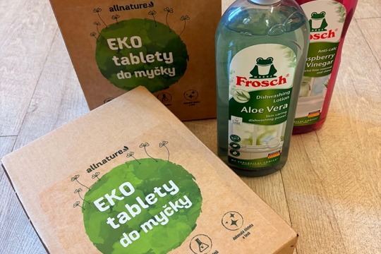 Používáme ekologicky šetrné čisticí a mycí prostředky. Používáme ekologicky šetrné čisticí a mycí prostředky. 1